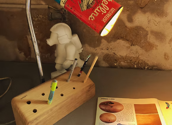 Lampe support crayon pour bureau dans l’univers vintage