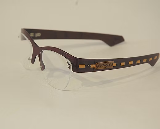 Monture bois teinté violet